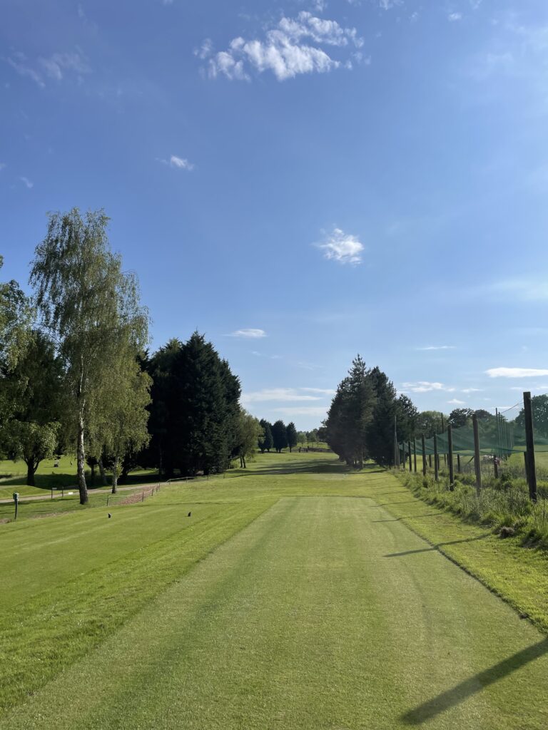 golf school uk 1st hole
